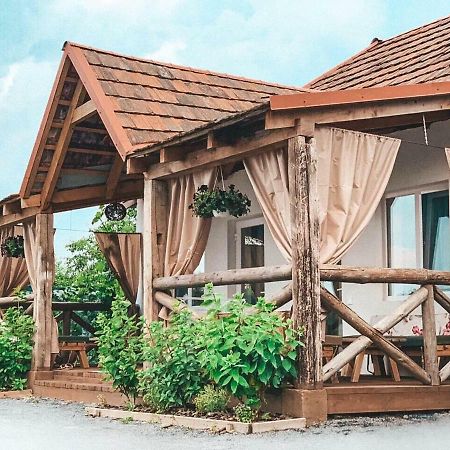 Villa Lukash Yanoshi エクステリア 写真