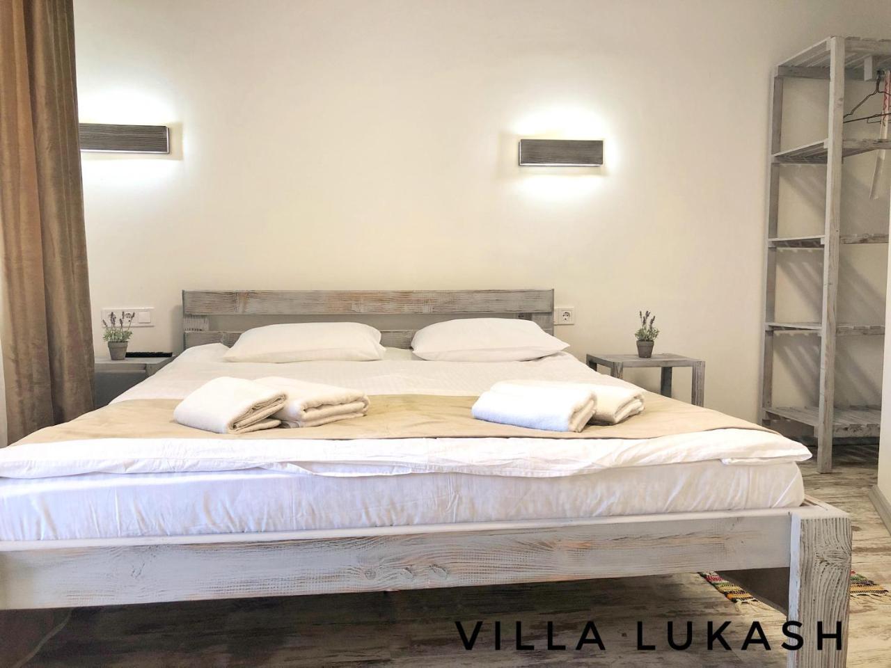 Villa Lukash Yanoshi エクステリア 写真